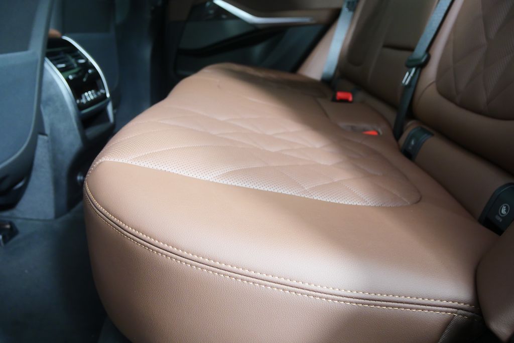 Thumbnail: 2026 BMW X5 - 15