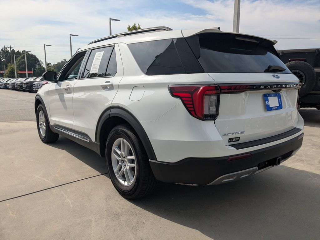 2025 Ford Explorer Active