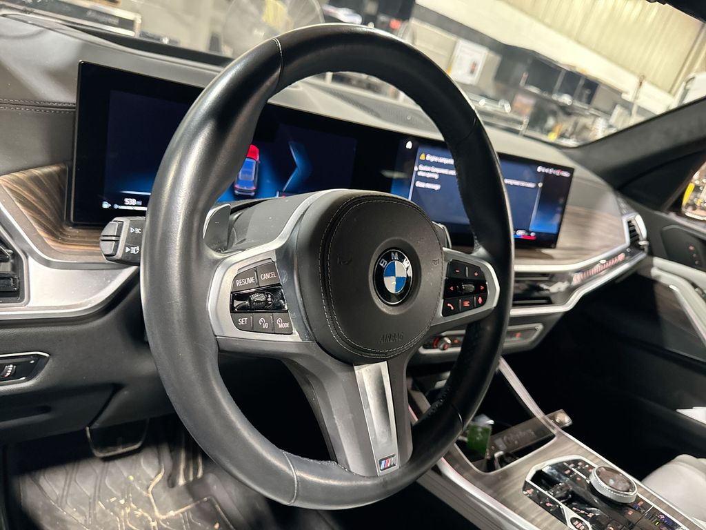 2023 BMW X7 xDrive40i 3