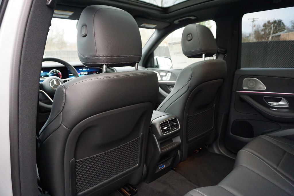 Thumbnail: 2026 Mercedes-Benz GLE - 15