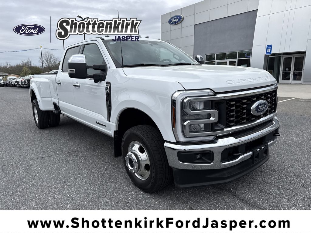 Oxford White 2025 Ford F-350 Super Duty Pickup Truck Four-Wheel Drive Automatic