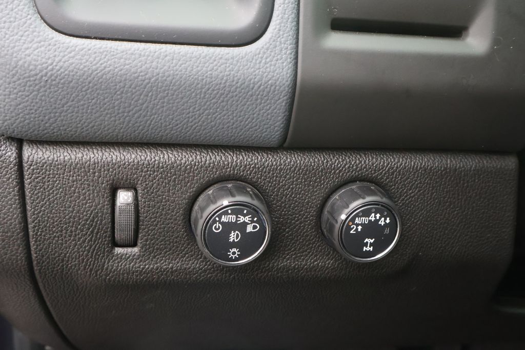 Thumbnail: 2018 Chevrolet Colorado - 23