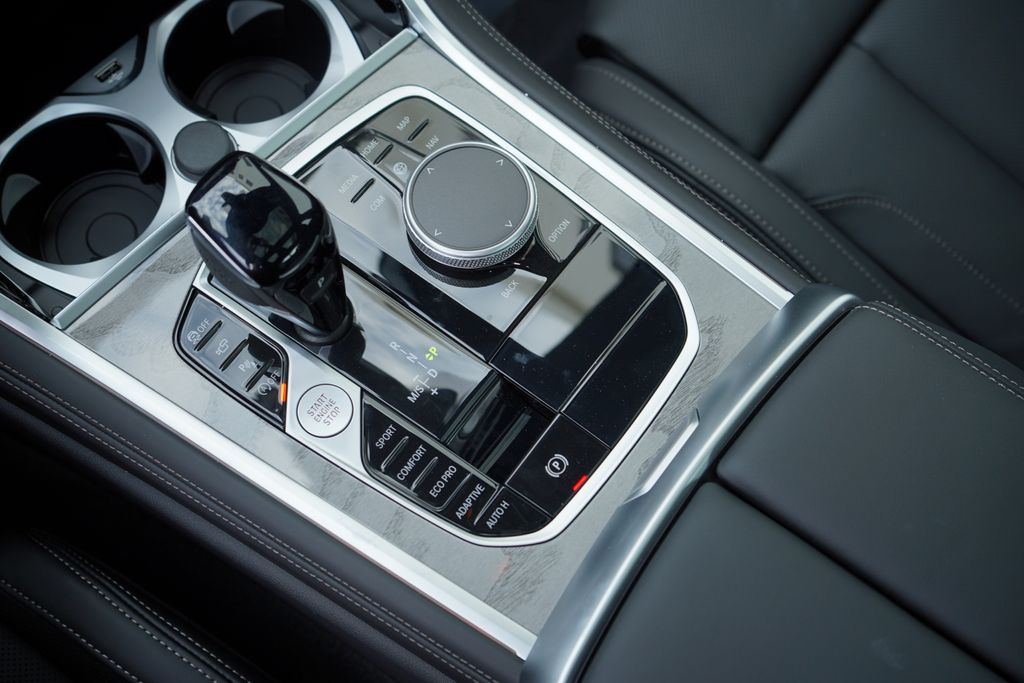 Thumbnail: 2026 BMW 8 Series - 18