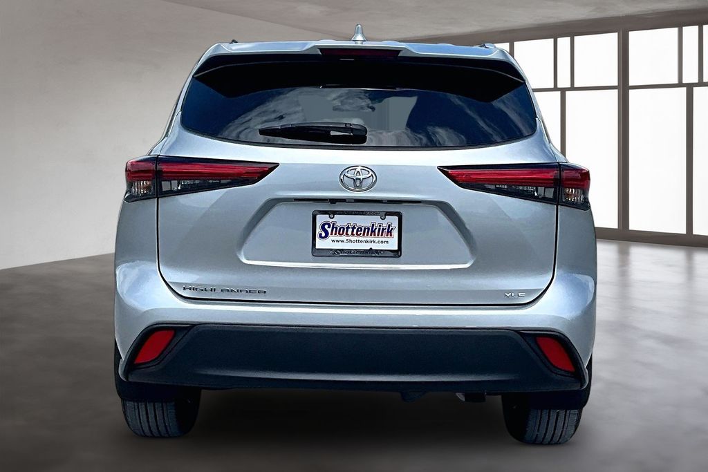 Used 2023 Toyota Highlander SUV