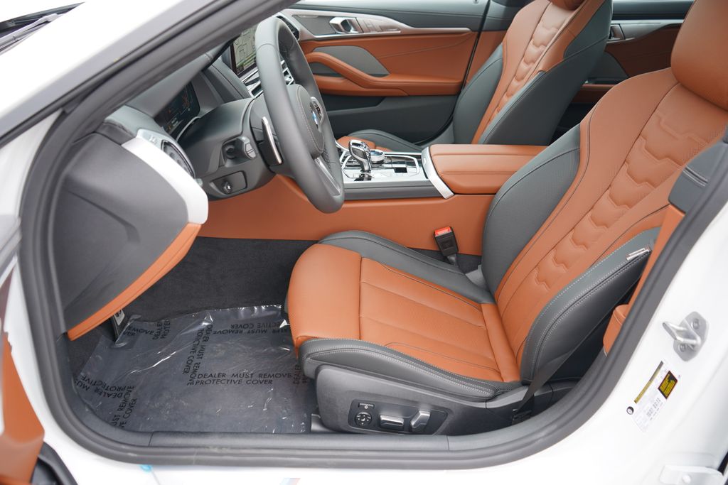 Thumbnail: 2026 BMW 8 Series - 11