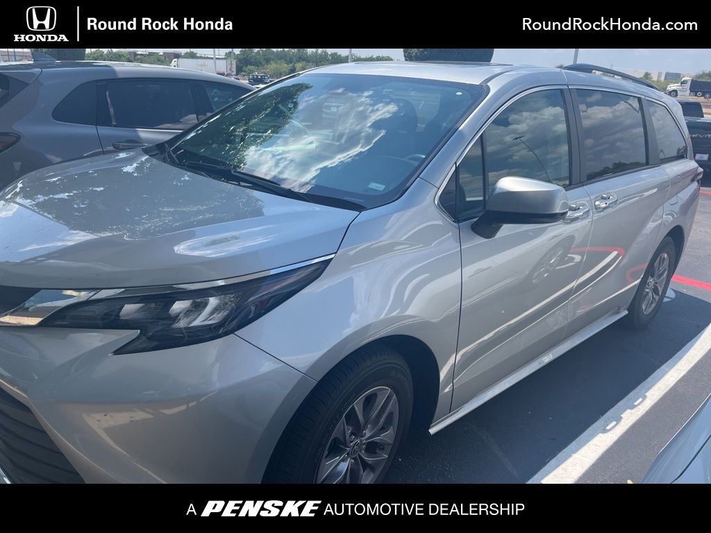 Thumbnail: 2024 Toyota Sienna - 1