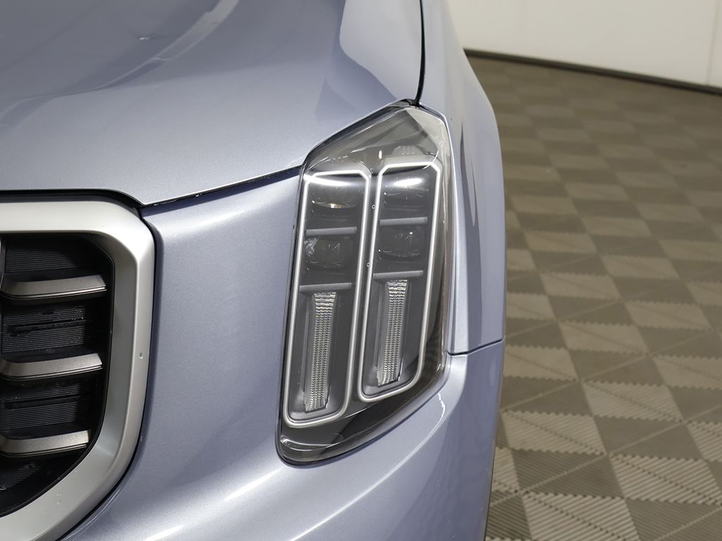 Used 2023 Silver Kia S image 15