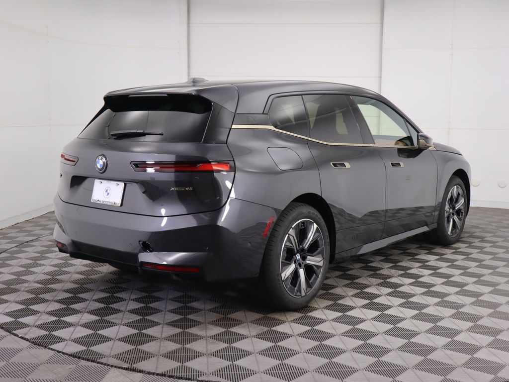 Thumbnail: 2026 BMW iX - 5