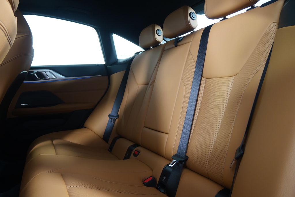 Thumbnail: 2026 BMW i4 - 16