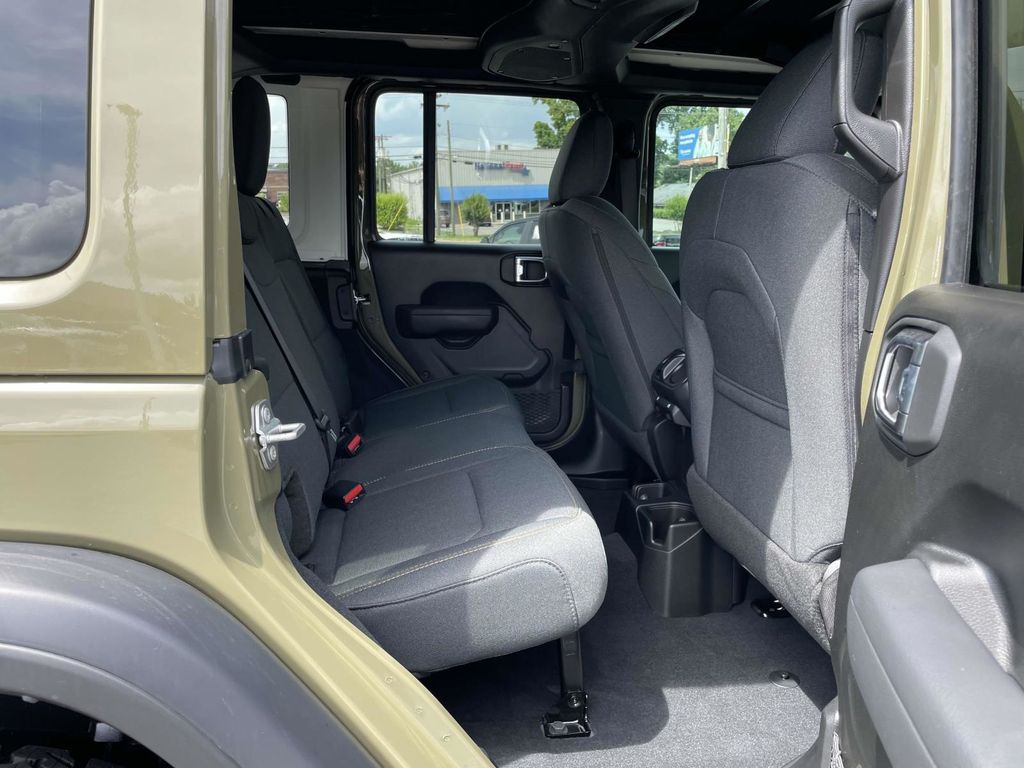 2025 Jeep Wrangler 4-Door Willys - Photo 17