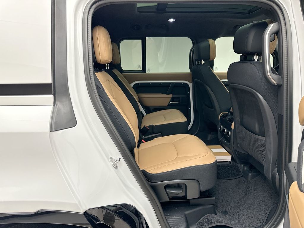 Thumbnail: 2025 Land Rover Defender - 7