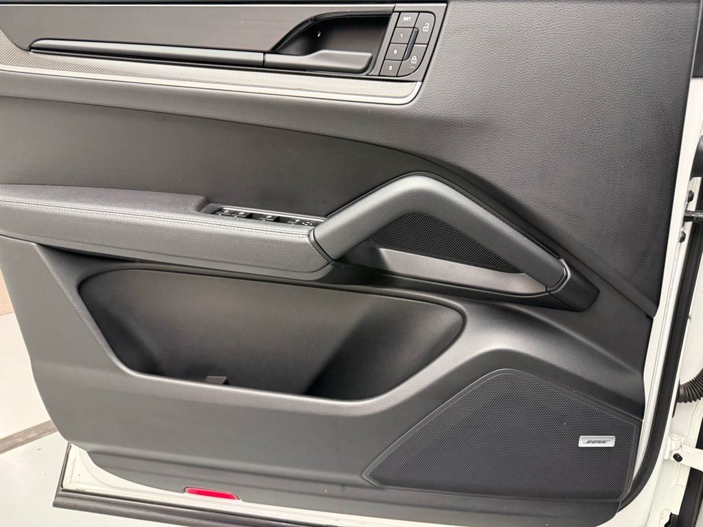 Thumbnail: 2024 Porsche Cayenne - 18