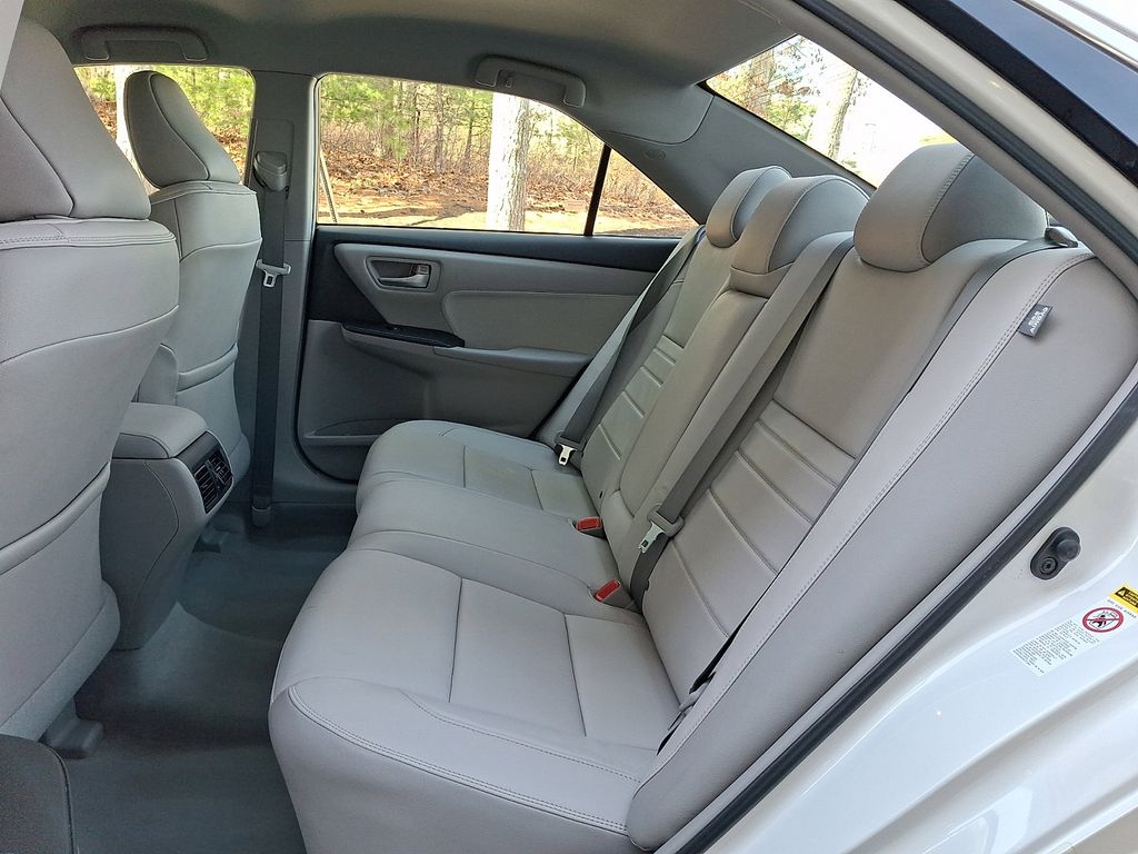 Thumbnail: 2015 Toyota Camry - 11
