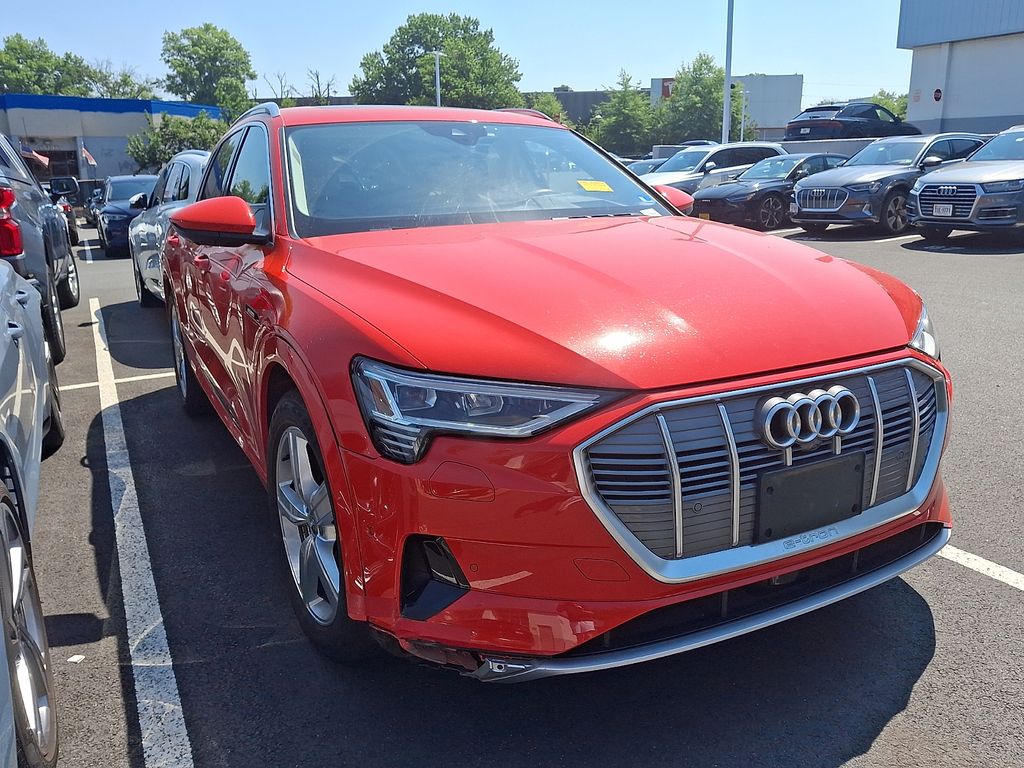 Thumbnail: 2019 Audi e-tron - 3