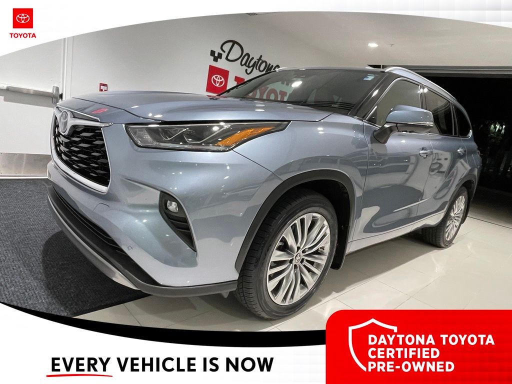 Used 2023 Toyota Highlander Hybrid SUV