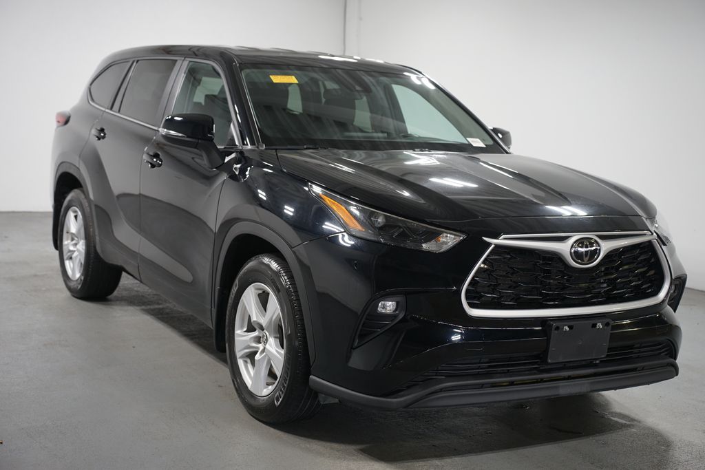 Thumbnail: 2024 Toyota Highlander - 3