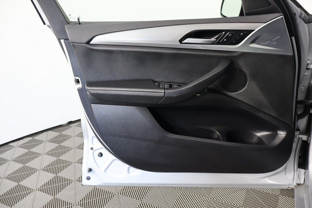 Thumbnail: 2020 BMW X4 - 12