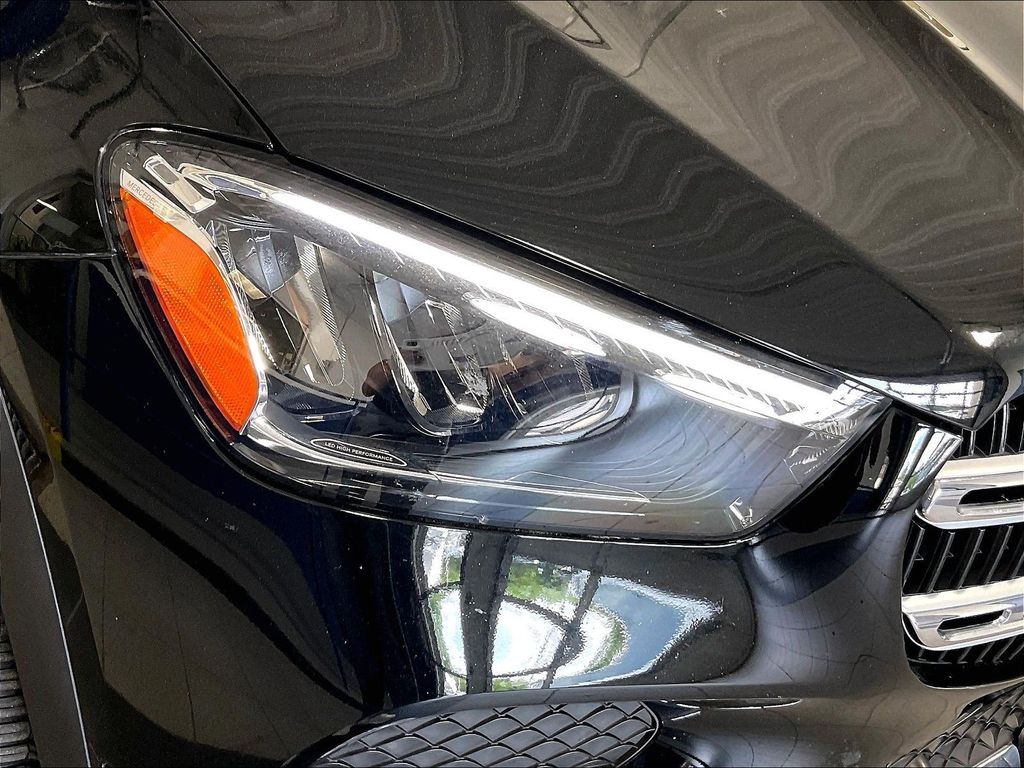 2025 Mercedes-Benz GLE — photo 33