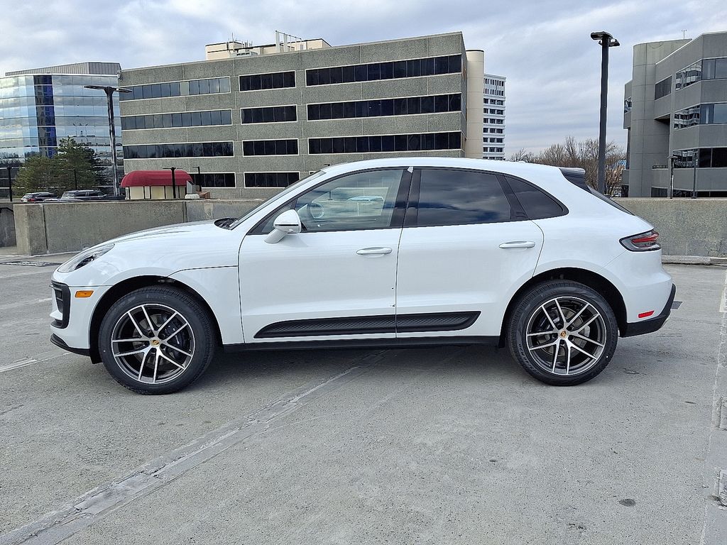 Thumbnail: 2026 Porsche Macan - 2