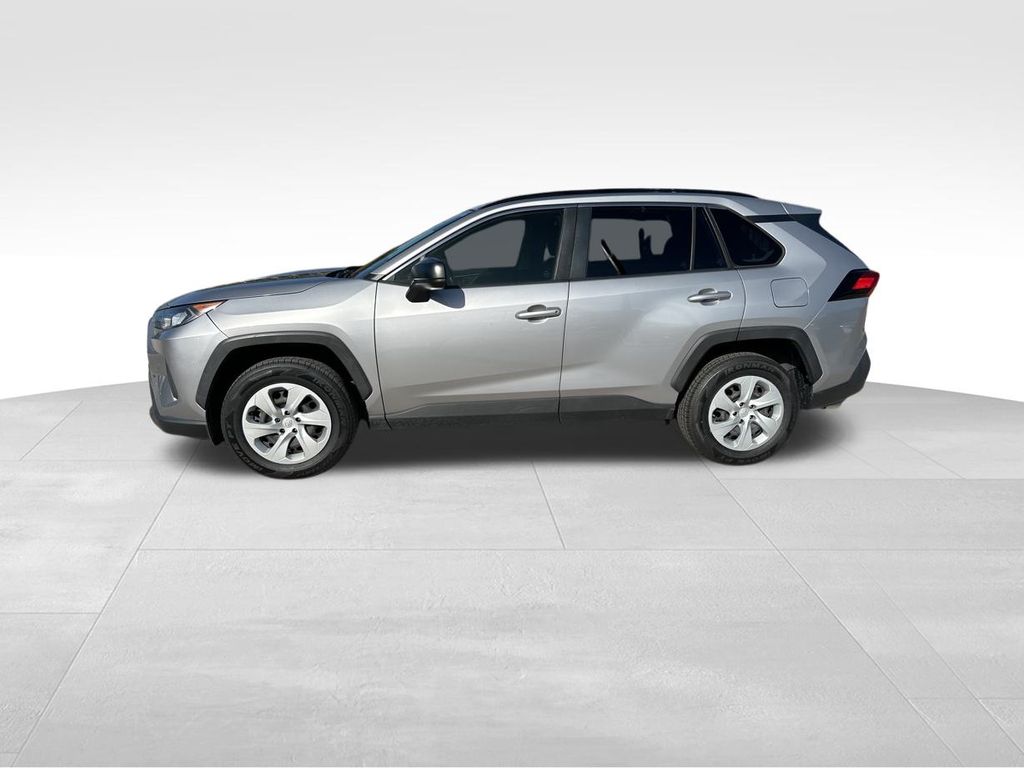 2020 Toyota RAV4 LE 5