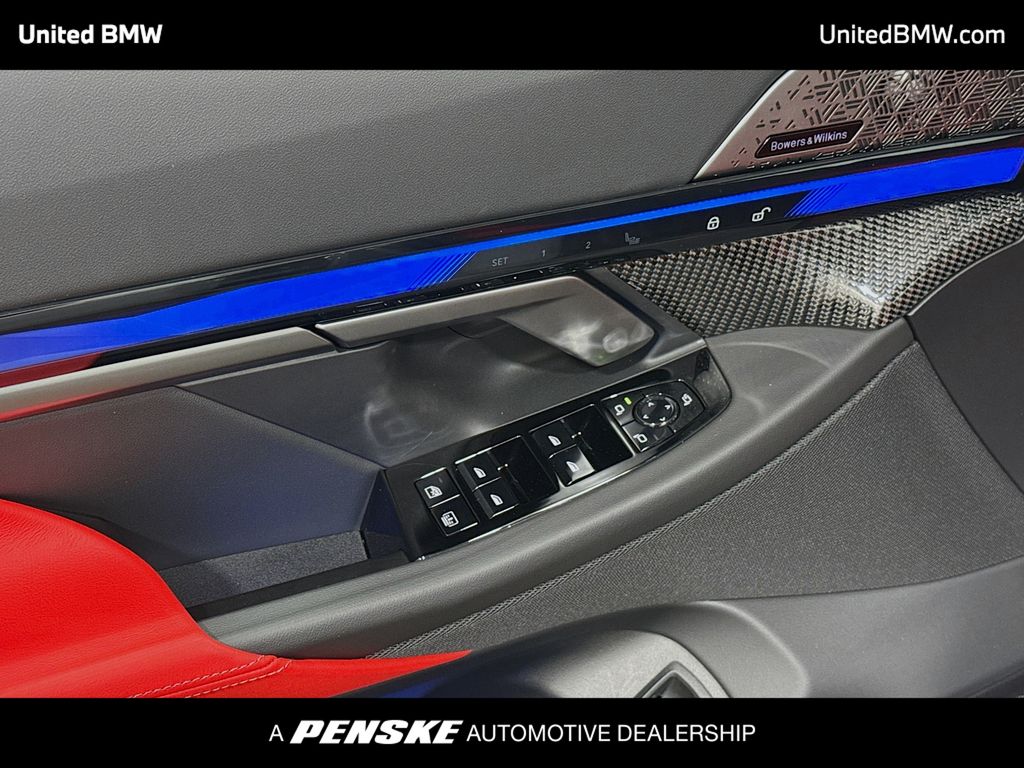 Thumbnail: 2026 BMW M5 - 3