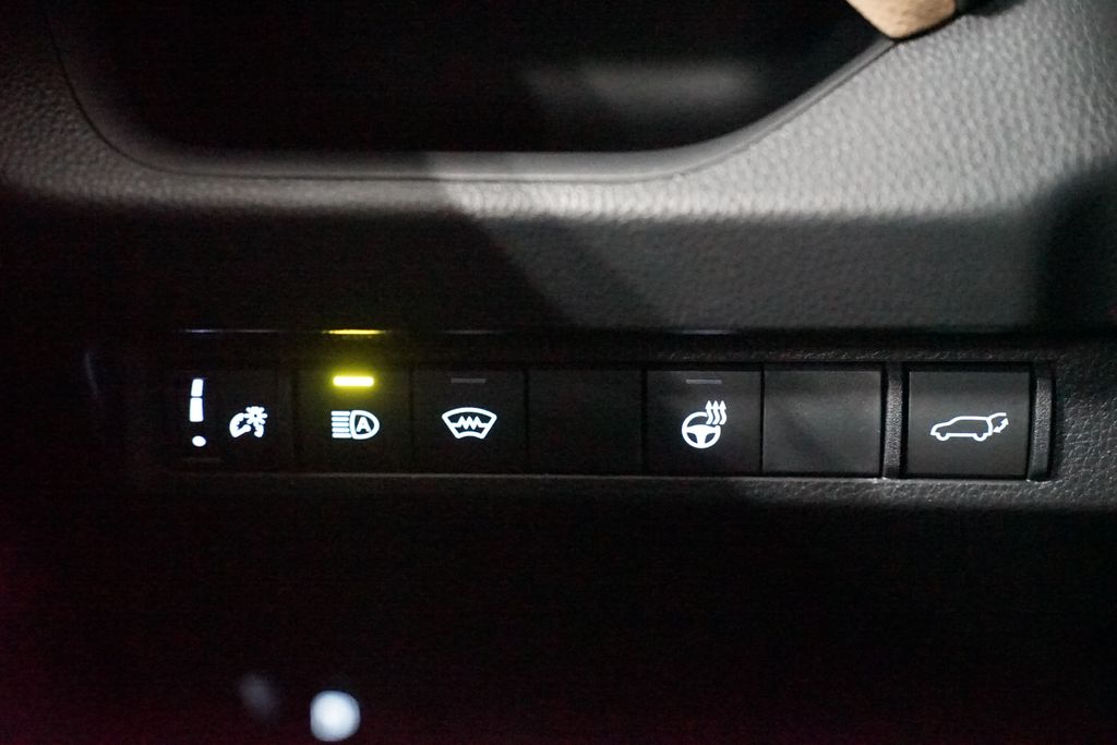 Thumbnail: 2025 Toyota RAV4 - 24