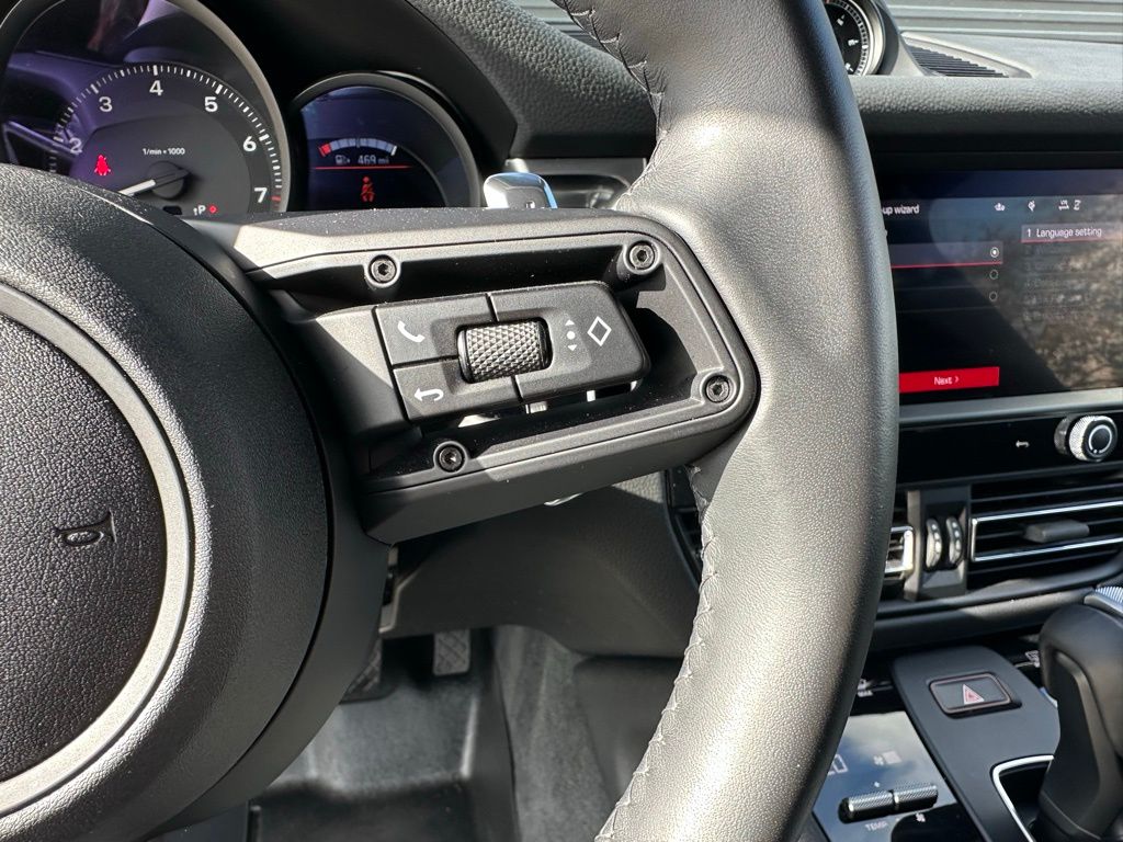 Thumbnail: 2023 Porsche Macan - 17