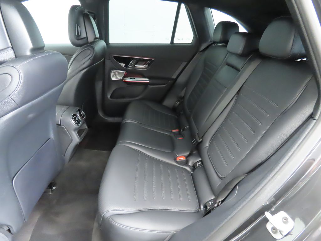 2025 Mercedes-Benz GLC 350 21