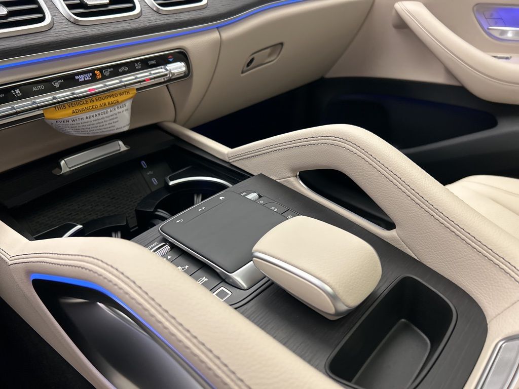 Thumbnail: 2026 Mercedes-Benz GLE - 19