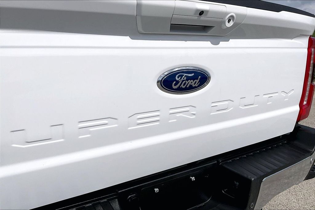 Used 2024 Ford Super Duty F-350 Lariat 4D Crew Cab