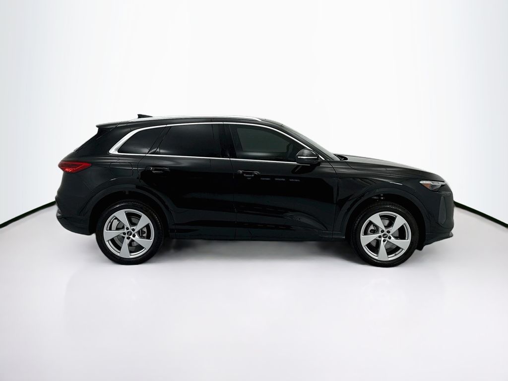 Thumbnail: 2025 Audi Q5 - 4
