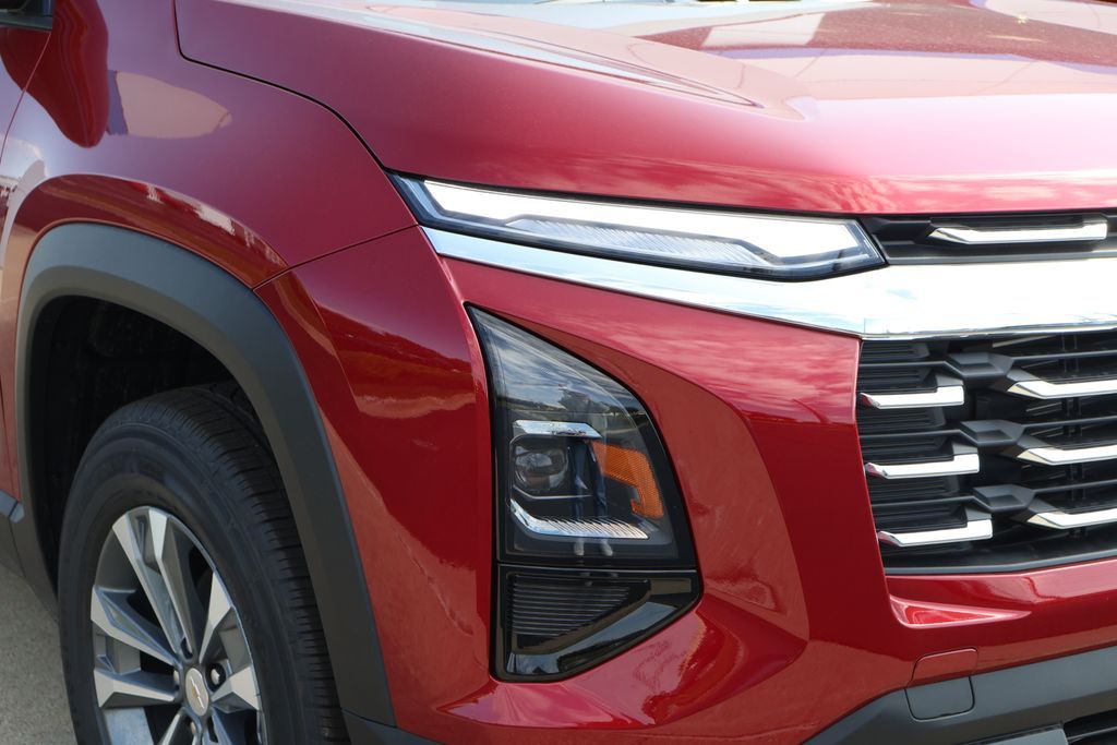 Thumbnail: 2027 Chevrolet Equinox - 3