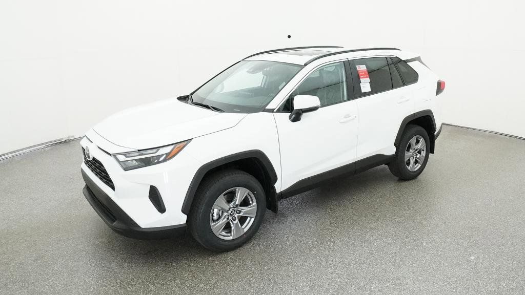 2025 Toyota RAV4 XLE's photo