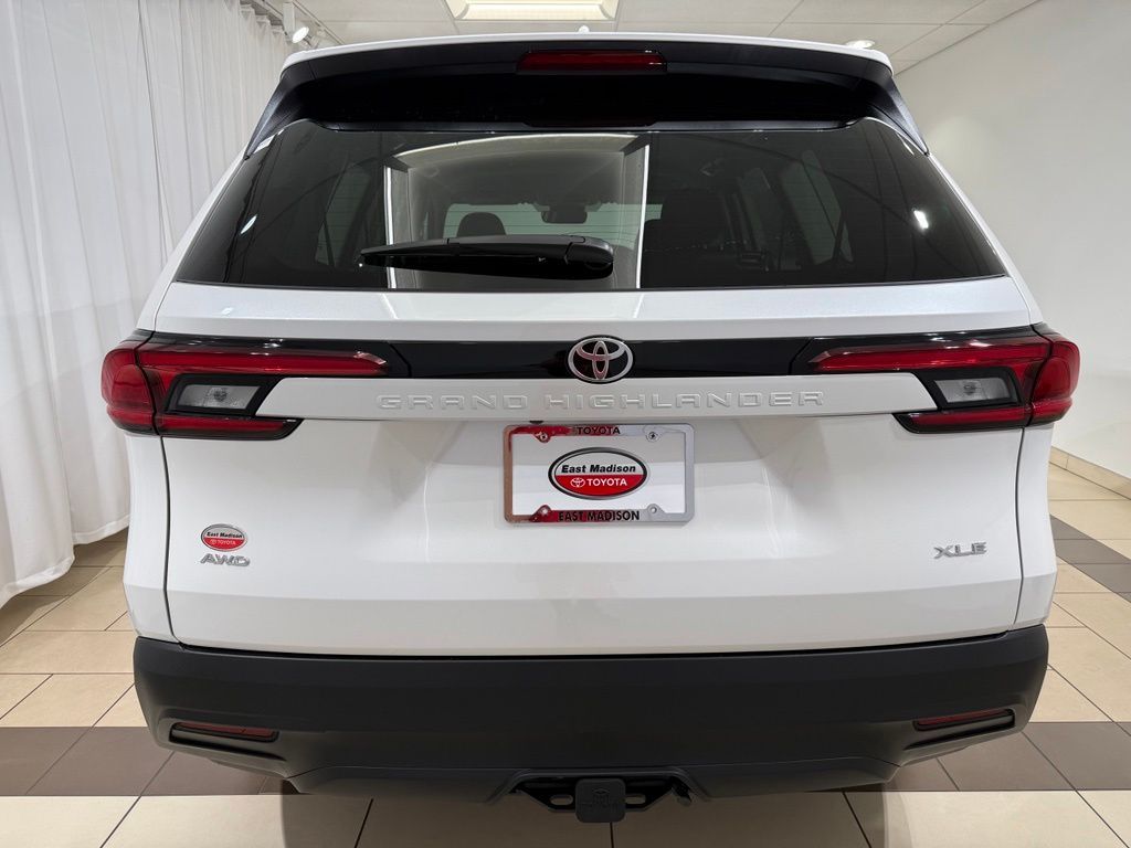 Thumbnail: 2026 Toyota Grand Highlander - 4