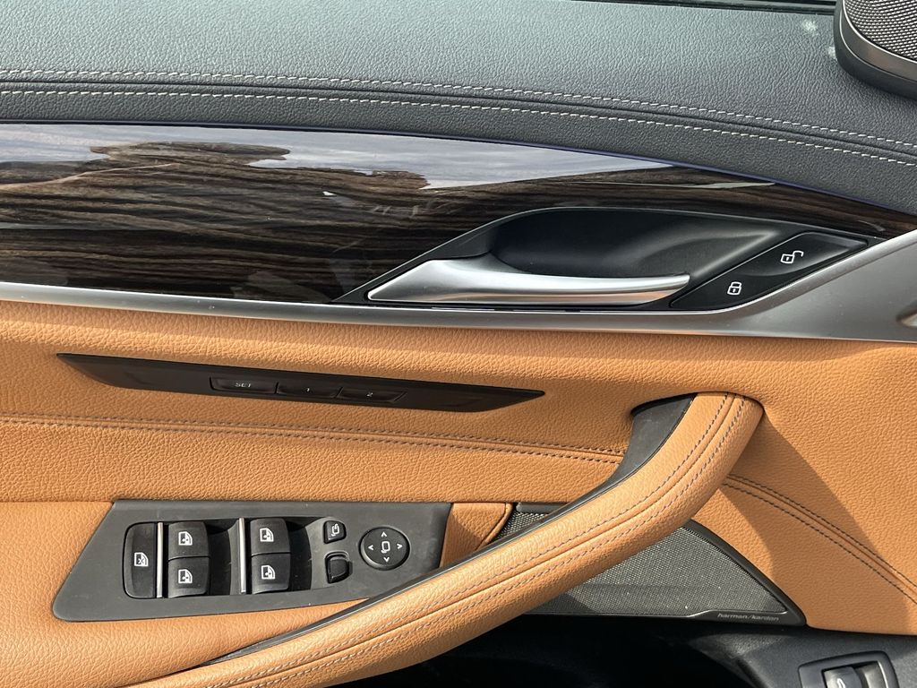 Thumbnail: 2023 BMW 5 Series - 13