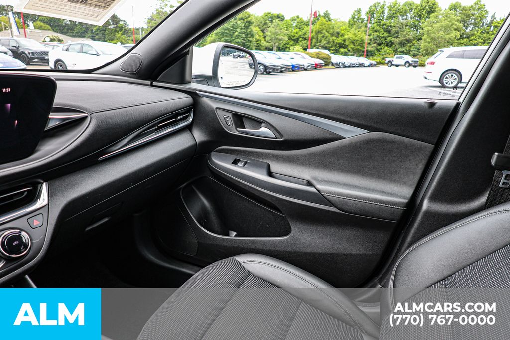 Used 2025 White Buick Preferred image 44