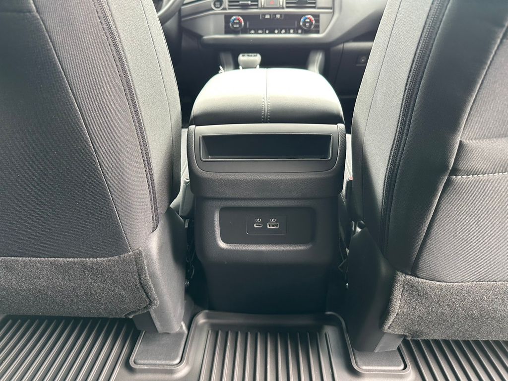2025 Nissan Pathfinder S