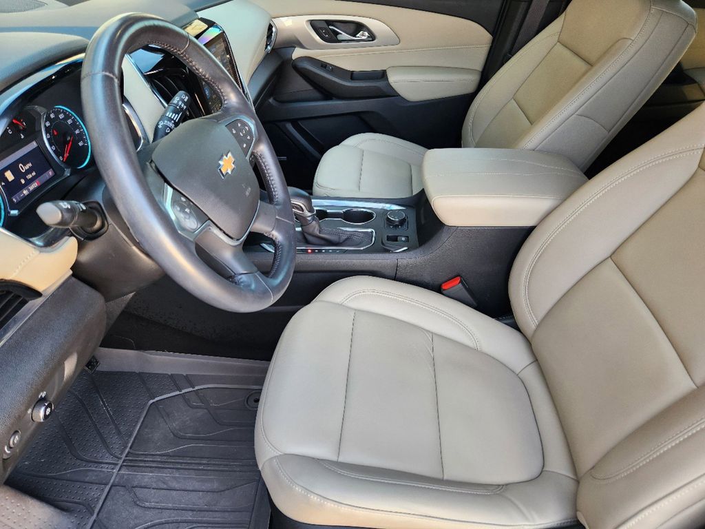 2022 Chevrolet Traverse LT Leather 13