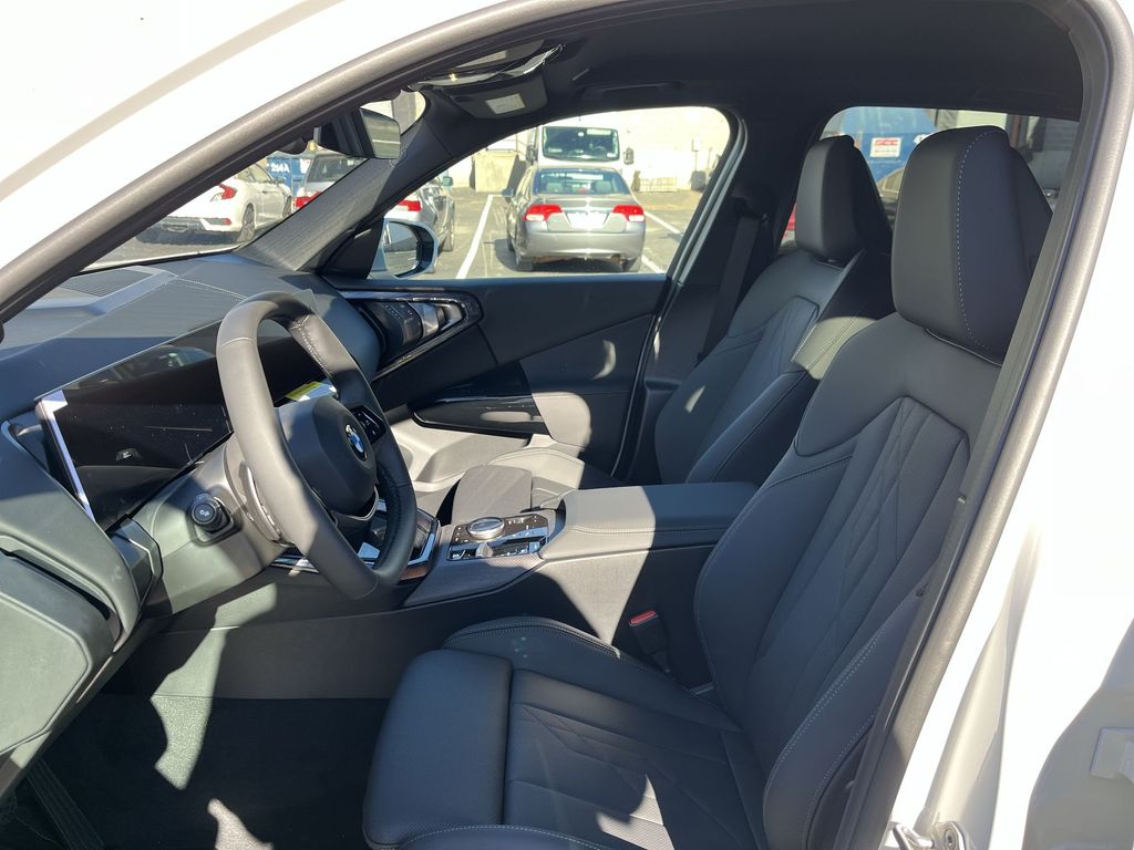 Thumbnail: 2026 BMW X3 - 11