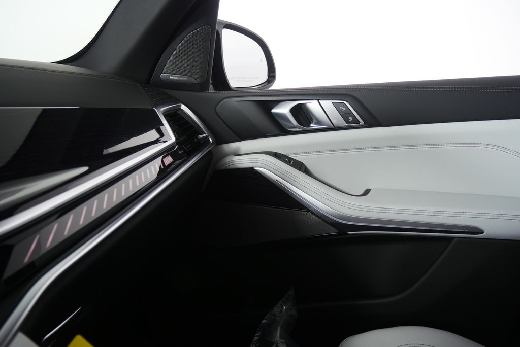 Thumbnail: 2026 BMW X5 - 25