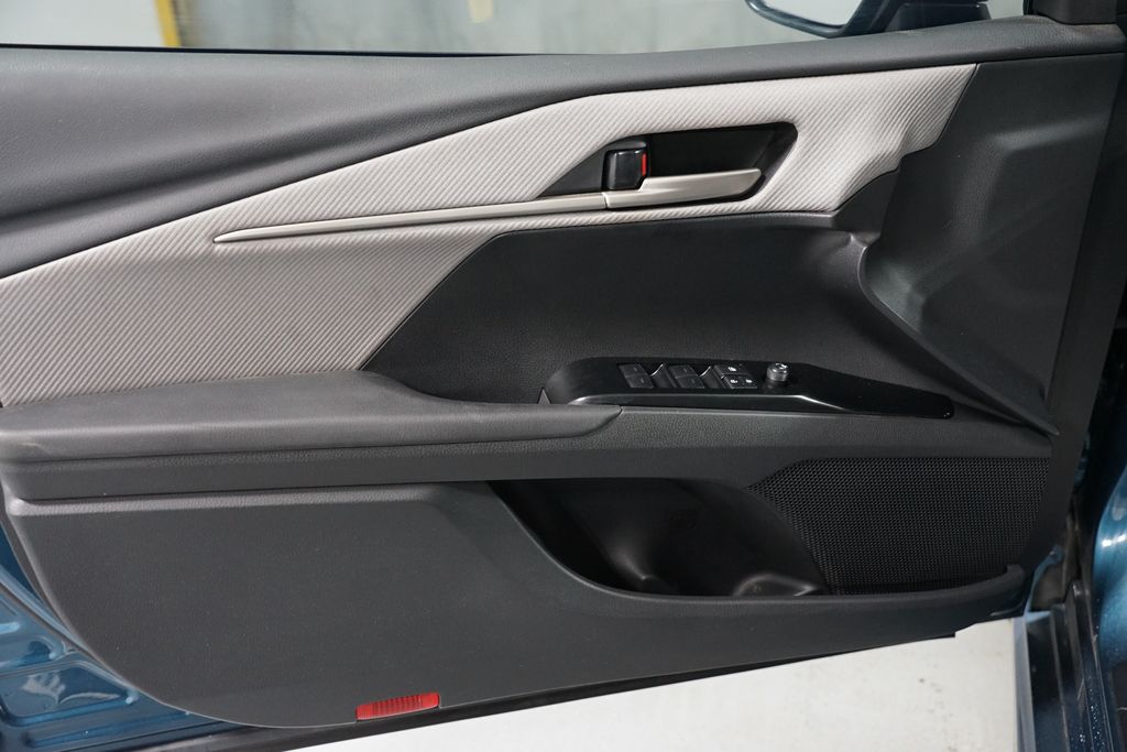 Thumbnail: 2025 Toyota Camry - 31