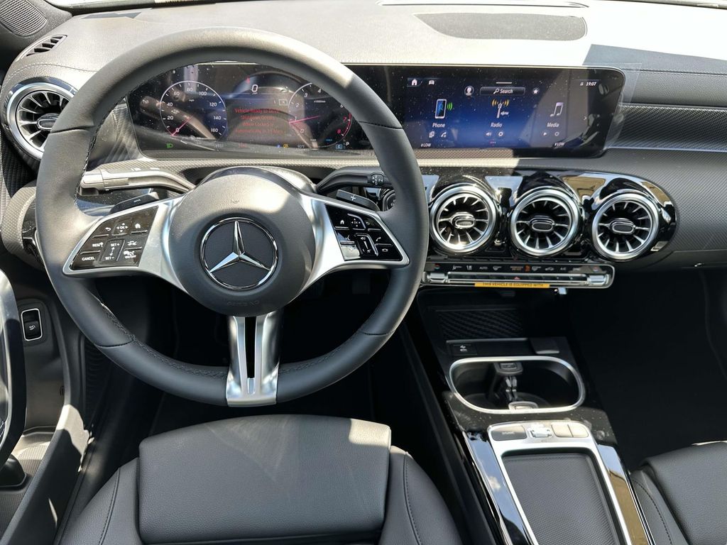 2025 Mercedes-Benz CLA 250 8