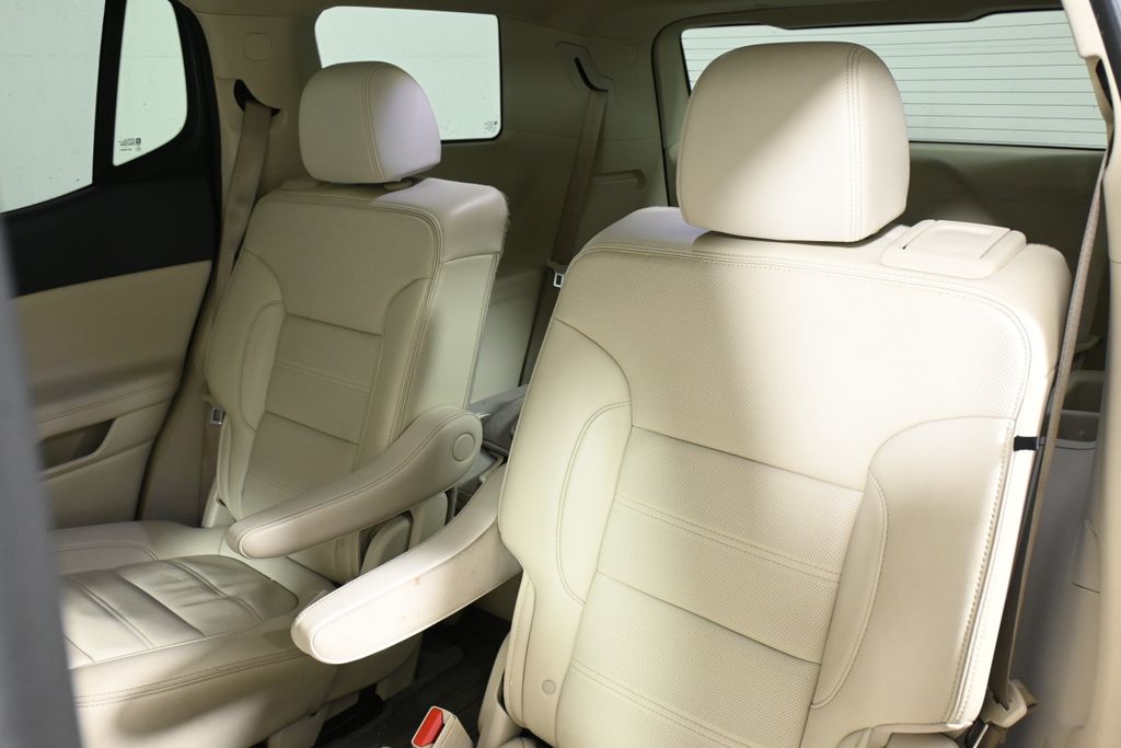 Thumbnail: 2023 GMC Acadia - 4