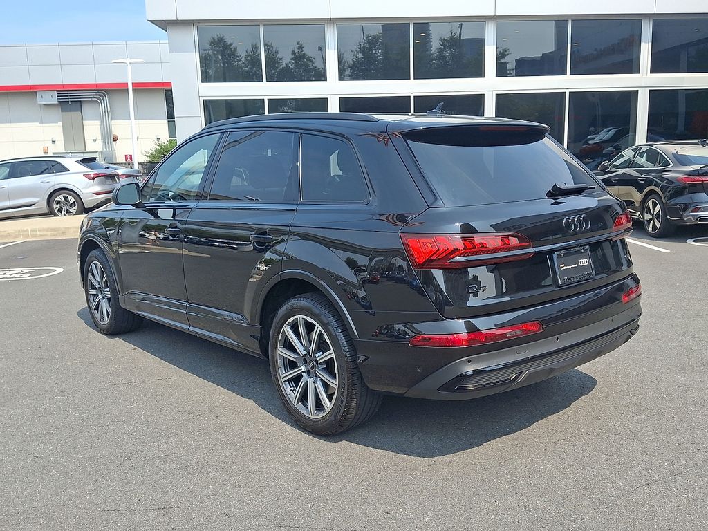 Thumbnail: 2023 Audi Q7 - 6