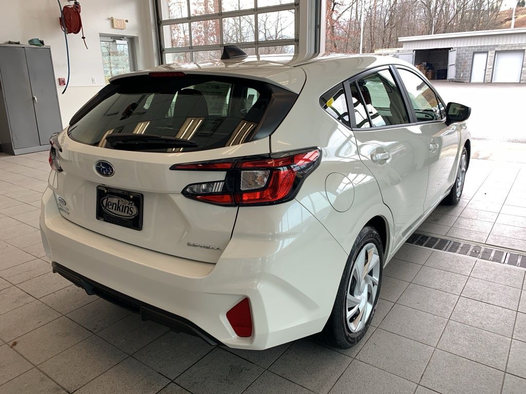 New 2025 White Subaru Base image 16