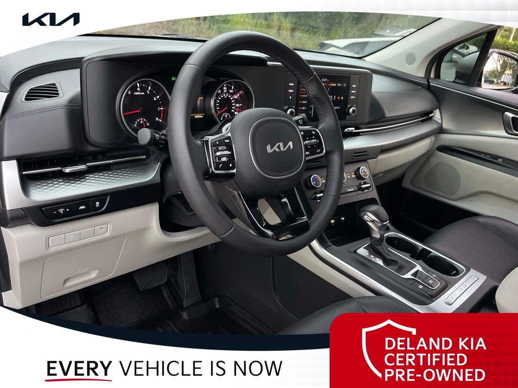 Used 2023 Kia Carnival Van