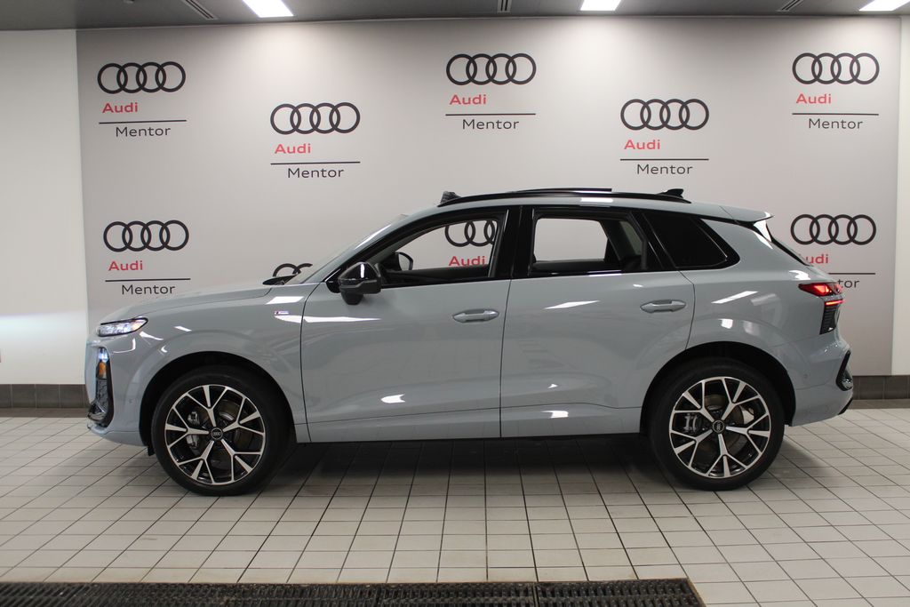 Thumbnail: 2026 Audi Q3 - 3