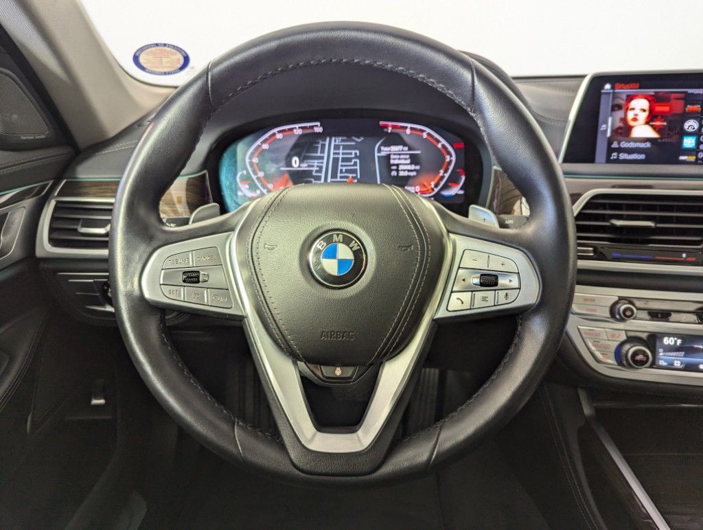 2022 BMW 7-Series 740i xDrive photo