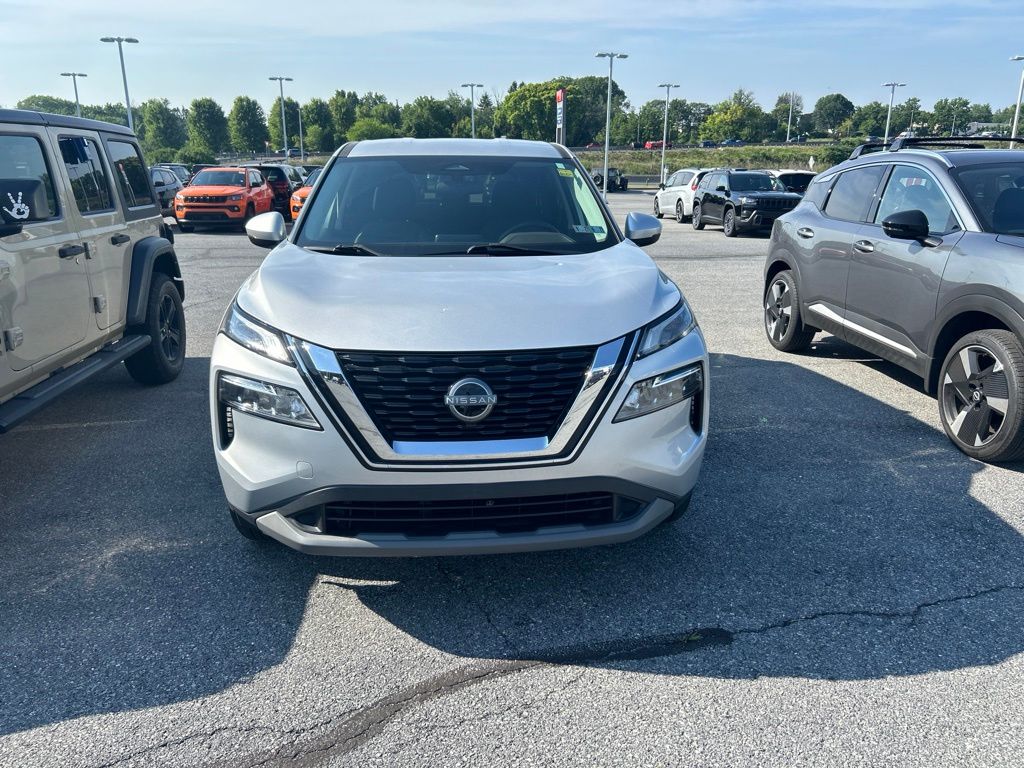 2022 Nissan Rogue — photo 2
