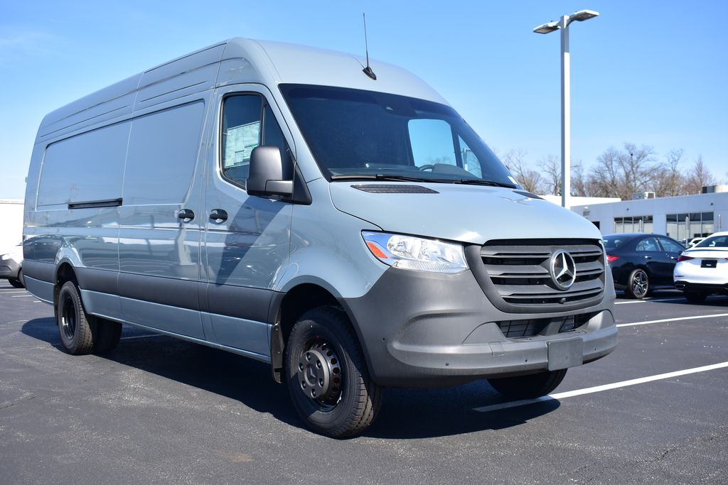 2024 Mercedes-Benz Sprinter 3500 8